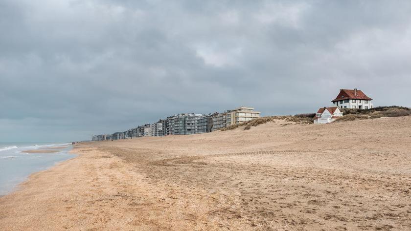 Zongerichte studio Sint-Idesbald met mooi zeezicht Koksijde Buitenkant foto